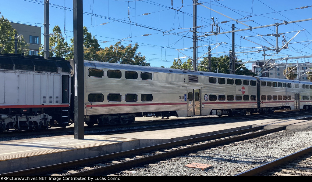 Caltrain 3853